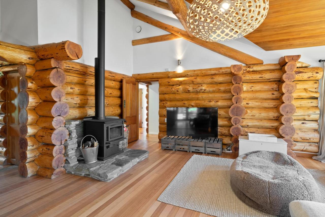 The Log House Villa Wanaka Exteriör bild